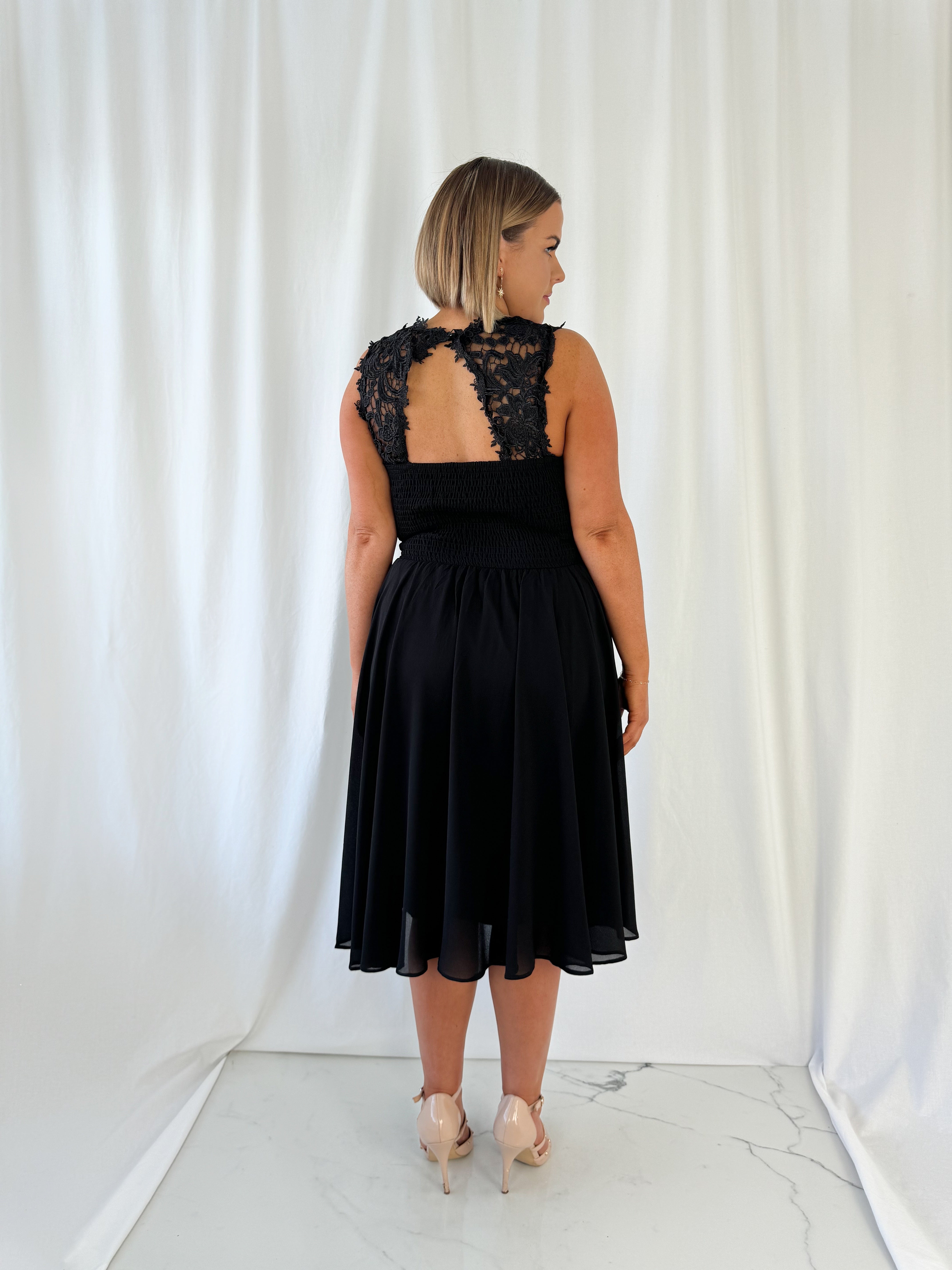 Mathie Embroidered Top Short Curve Dress - Black